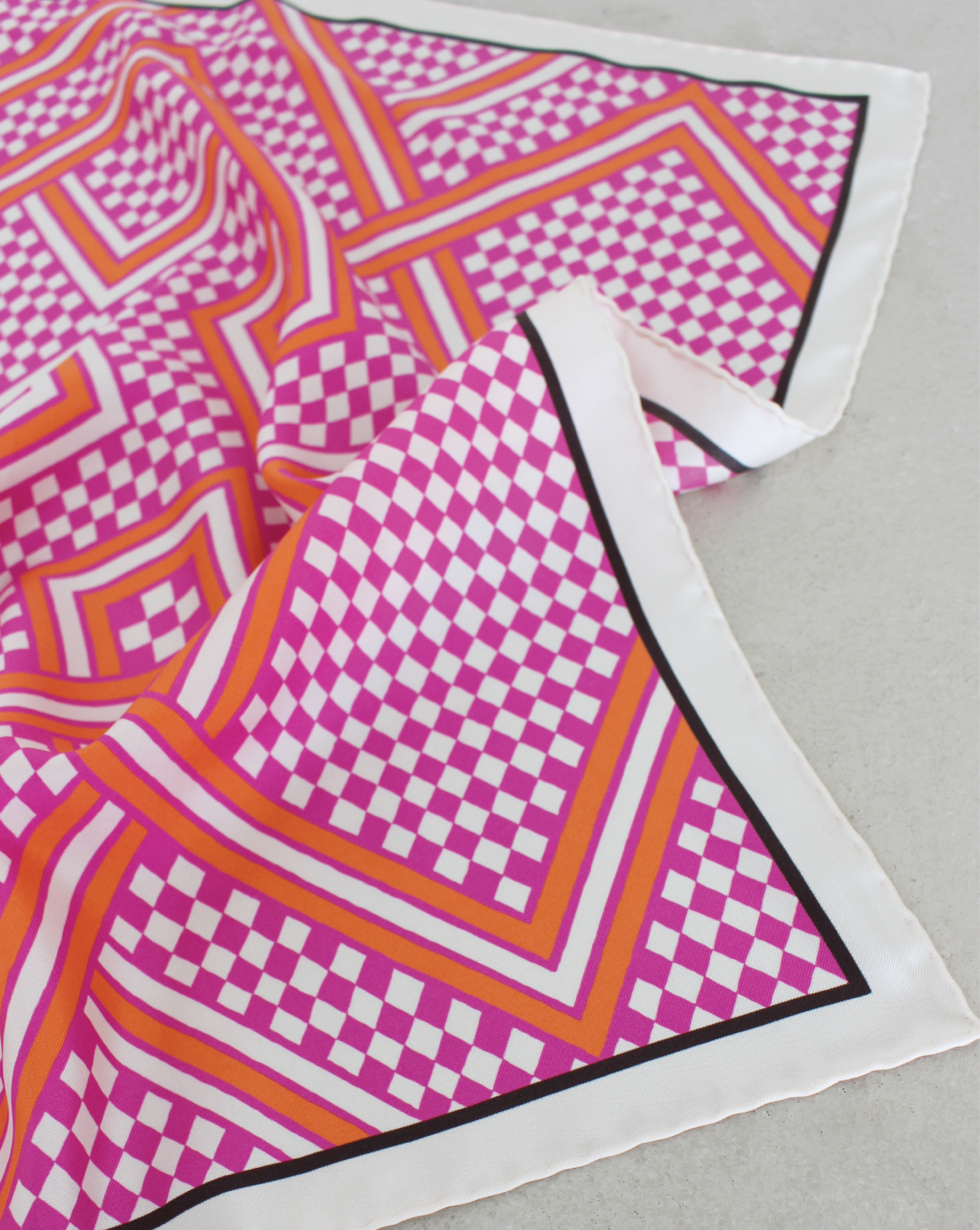 Lisu Ya Mokonzi Silk Scarf | Pink 60cm